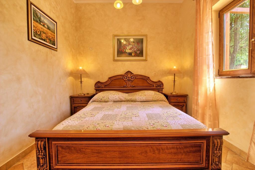 Holiday Home Sarita Sisan Luaran gambar